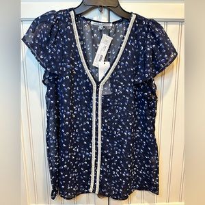 COLLECTIVE CONCEPTS Dolly Crochet Trim Floral Print Blouse